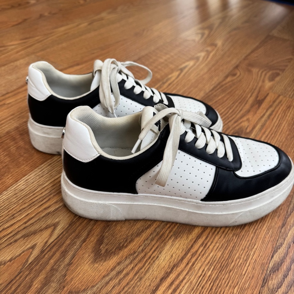 Steve Madden Ledge Platform Sneaker 🖤 - Picture 2 of 8
